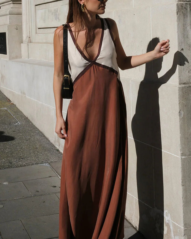 Camilla | Chic V-Neck Contrast Maxi Dress