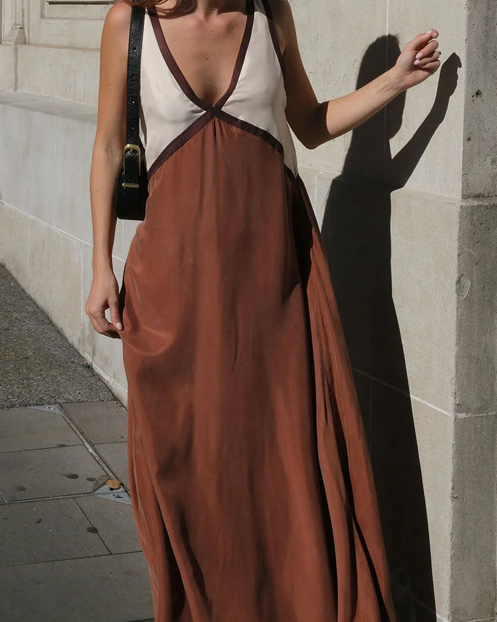 Camilla | Chic V-Neck Contrast Maxi Dress